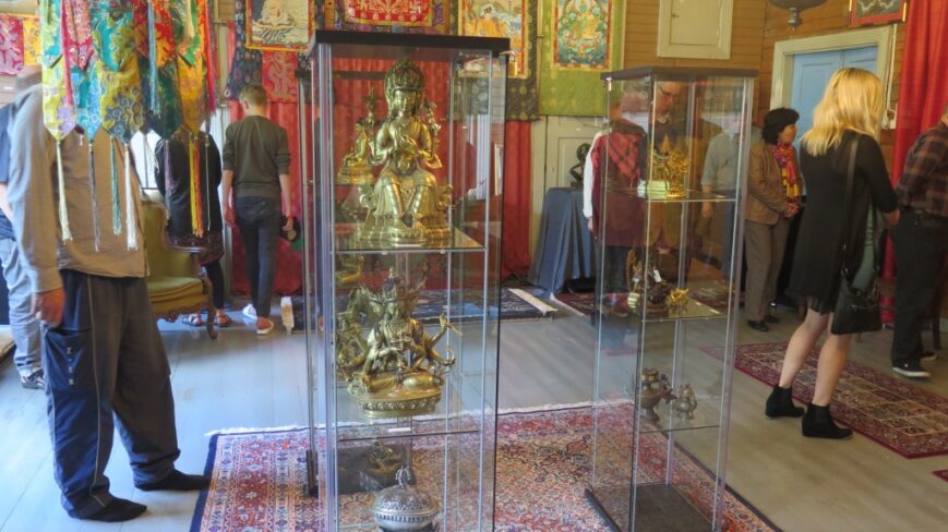 Tiibetin taiteen keskus - elämys nepalilaiseen thangka-maalauksiin, patsaisiin, rituaaliesineisiin ja soittimiin. Tiibetintaiteenkeskus.fi