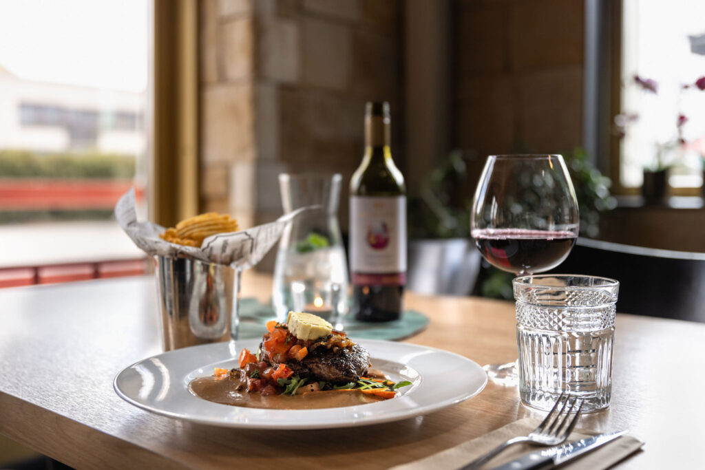 Kuva: Maistuvia lounaita ja herkullisia kahvihetkiä löydät Loimaan ravintoloista ja kahviloista.