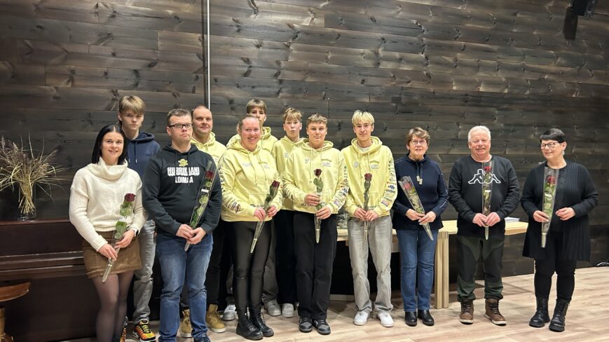 Ryhmäkuva vuoden 2026 urheilustipendien saajista.