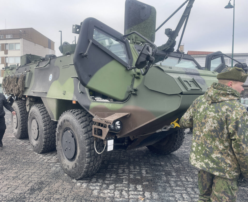 Puolustusvoimien kuljetuspanssariajoneuvo XA-300