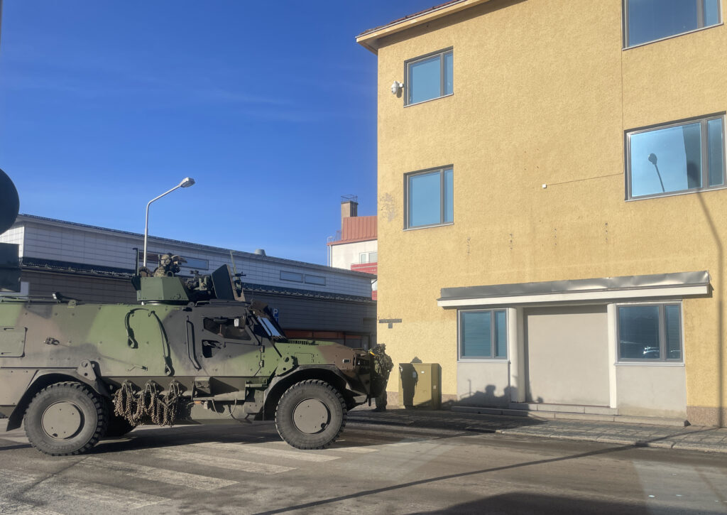 Harjoitustilanne Loimaan vanhan kaupungintalon edessä